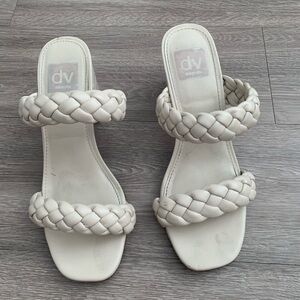 Women's size 7| worn a few times $25